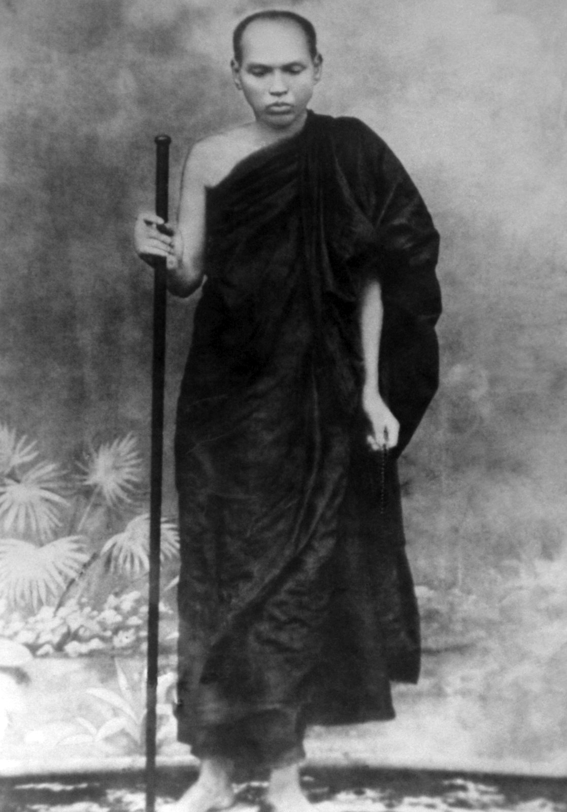 Ledi Sayadaw stehend